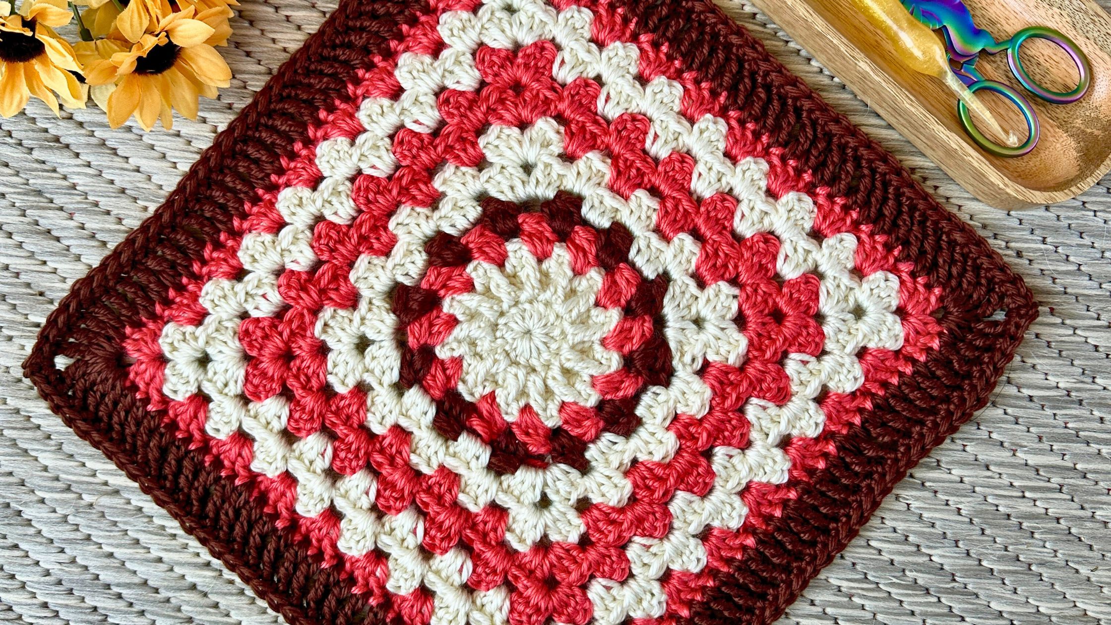 You are currently viewing Modern Crochet Granny Square Pattern